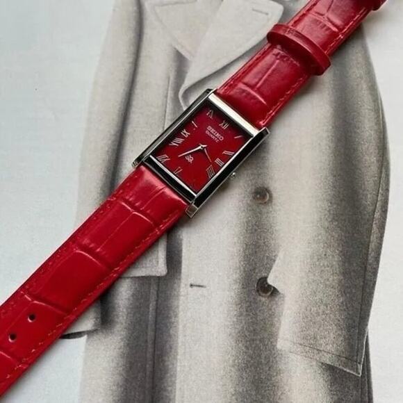 Vintage Style Seiko Quartz Mens Silver Watch & Red accents W/ Leather Strap - Picture 3 of 4